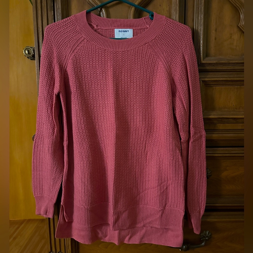 Old navy, women’s pink sweater